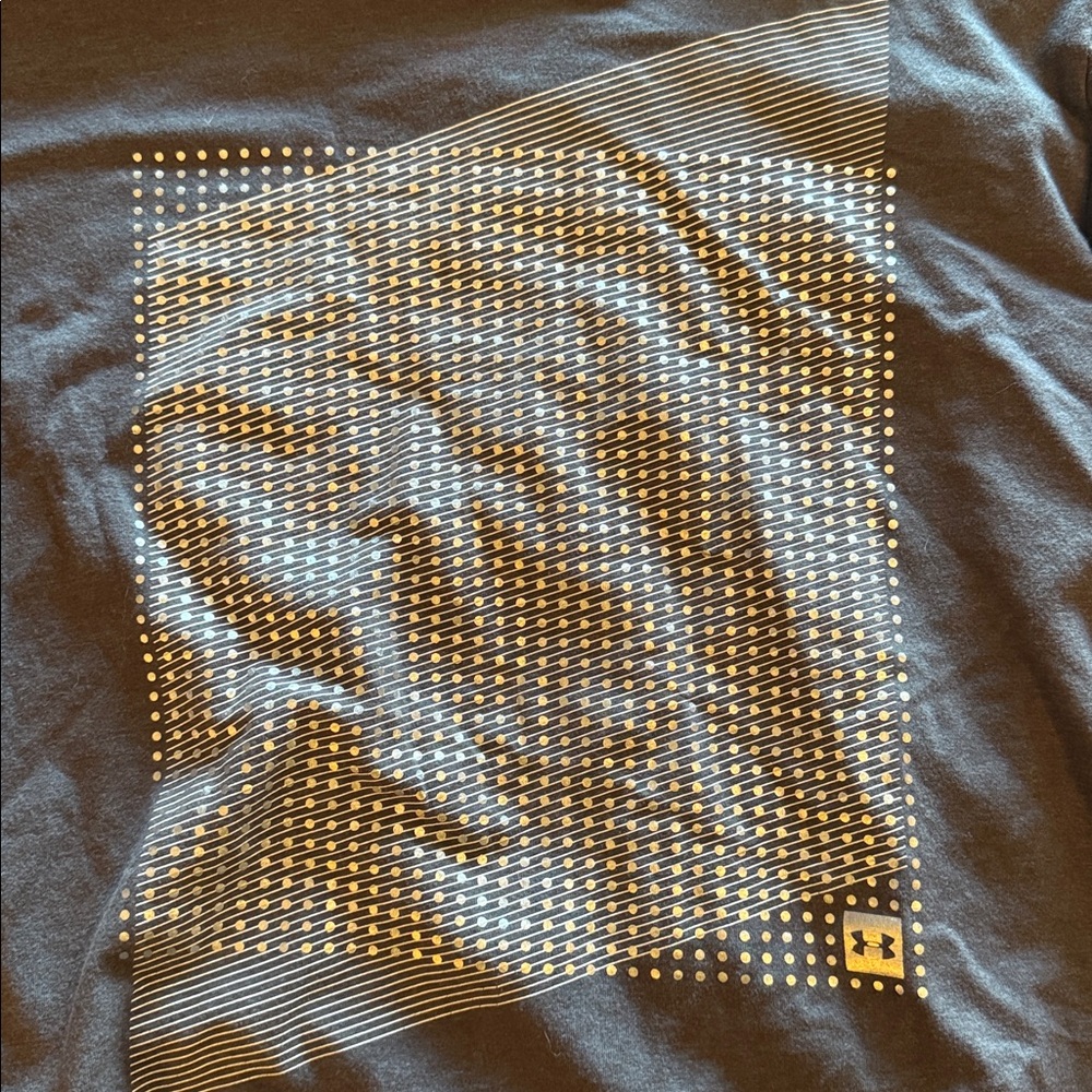 XL Under Armour Dark Gray Graphic Tee long sleeve